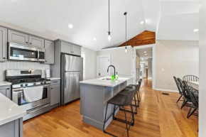 Luxury on Lincoln Home by Saratoga Stays